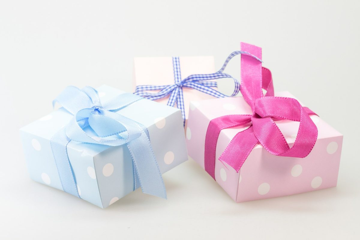 ‘Tis the season for corporate gifting | HR Features - HR Magazine | HR Online
